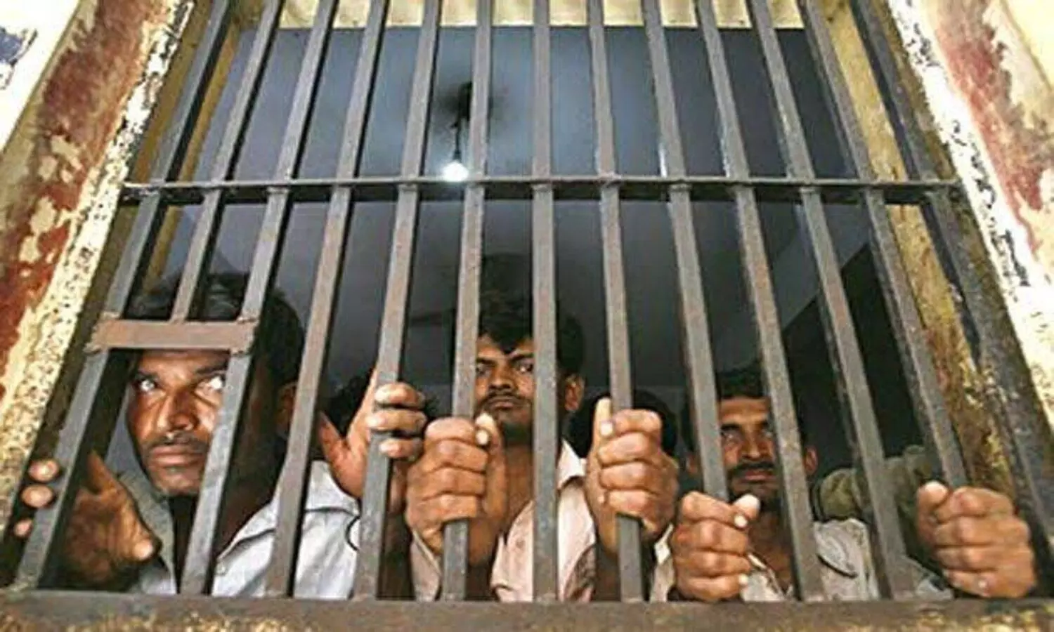 prisoner now again met their loved ones in jail