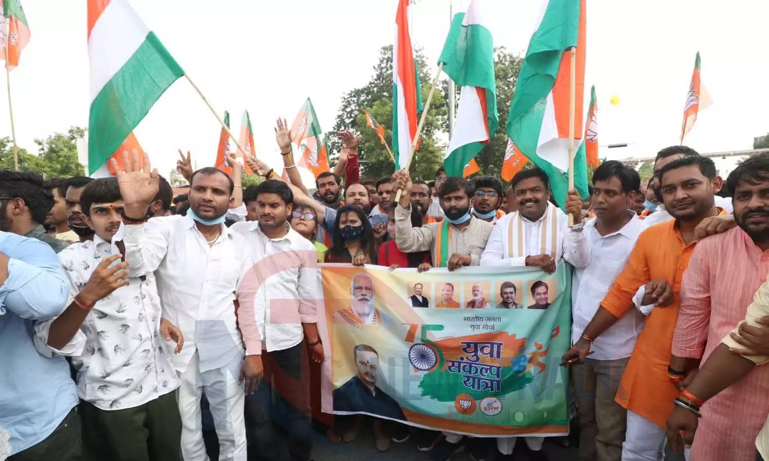 Lucknow News: BJP युवा मोर्चा के समर्थकों ने निकाली संकल्प यात्रा, यहां देखें फोटोज