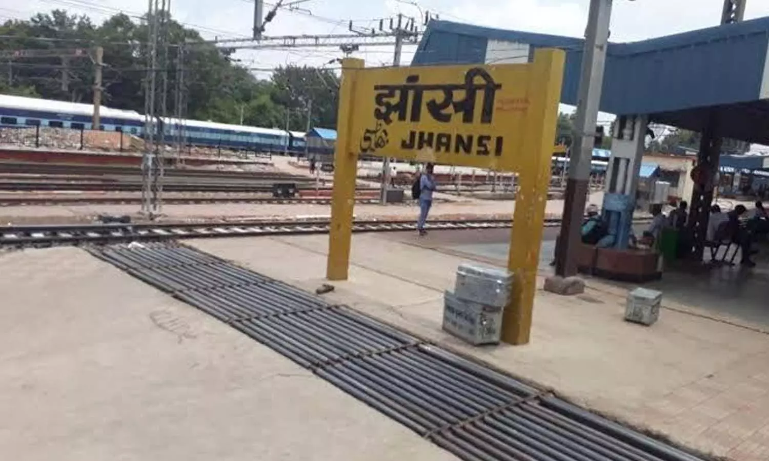 On the radar of RPF doing illegal chain pulling, read more news of Jhansi in just one click