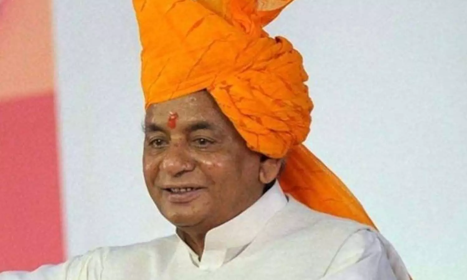 Kalyan Singh is the name of a leader who did not learn to bow down to his principles and policies
