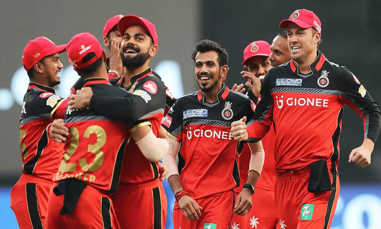 IPL 2021: इन नए खिलाड़ियों के साथ खेलेगी RCB, हेड कोच माइक हेसन ने कही ये बड़ी बात