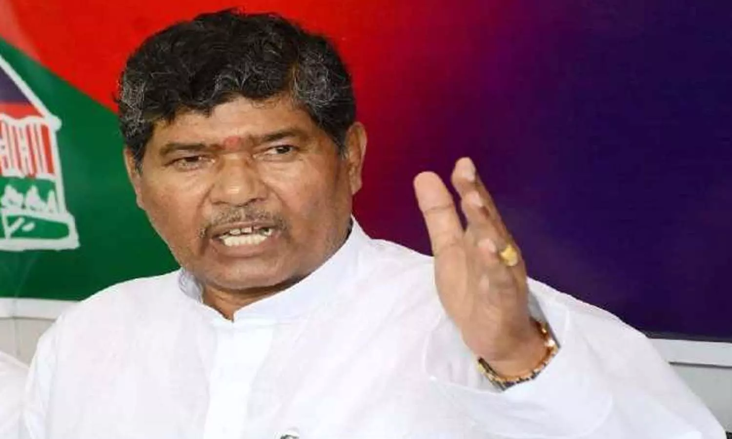 Bihar News: हाजीपुर में पशुपति पारस का विरोध, चिराग समर्थक ने फेंकी स्याही