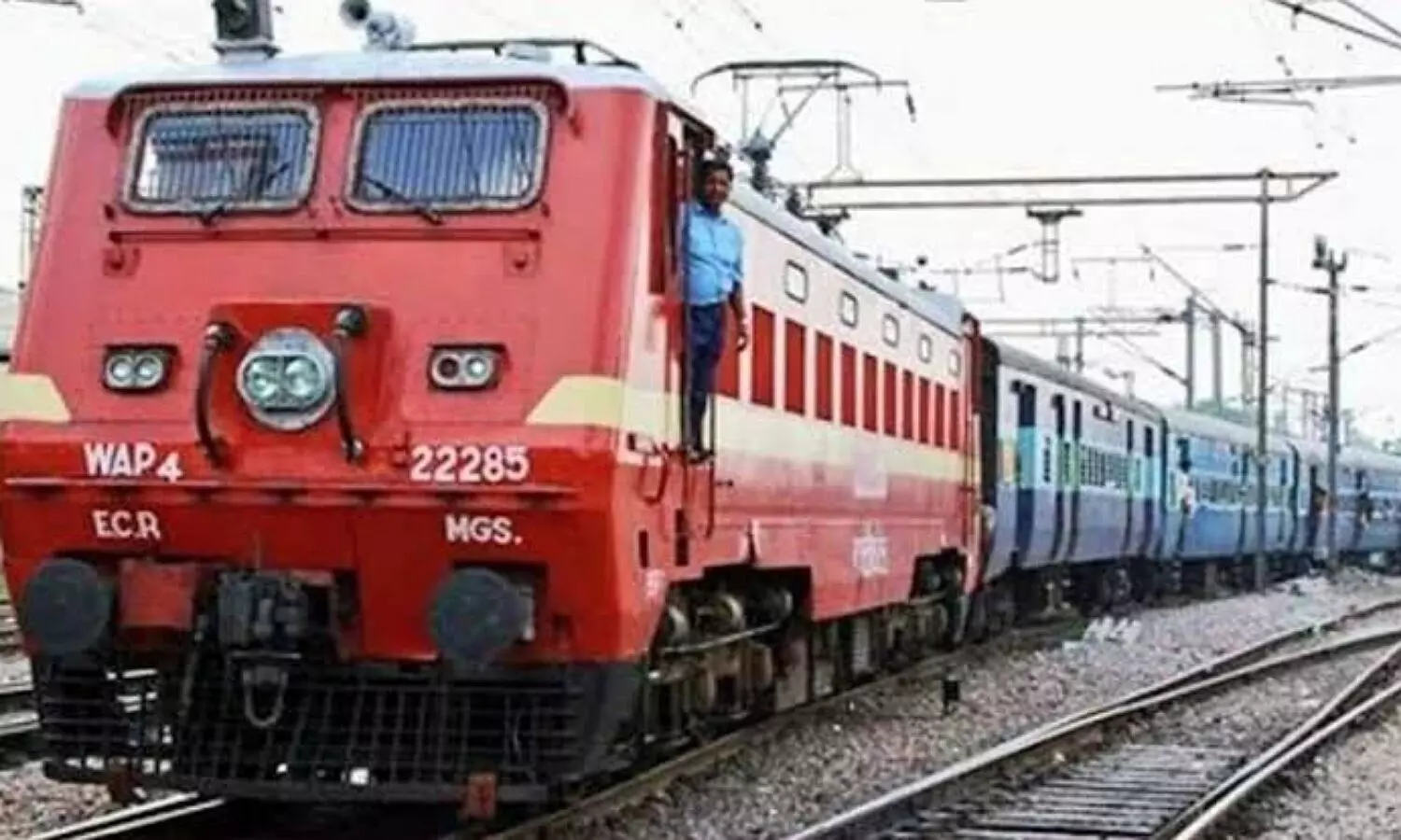 Indian Railways News: त्योहारों में  रेल यात्रा करने वालों के लिए खुशखबरी, 450 से अधिक स्पेशल ट्रेन चलेंगी, UP के लिए खास तैयारी
