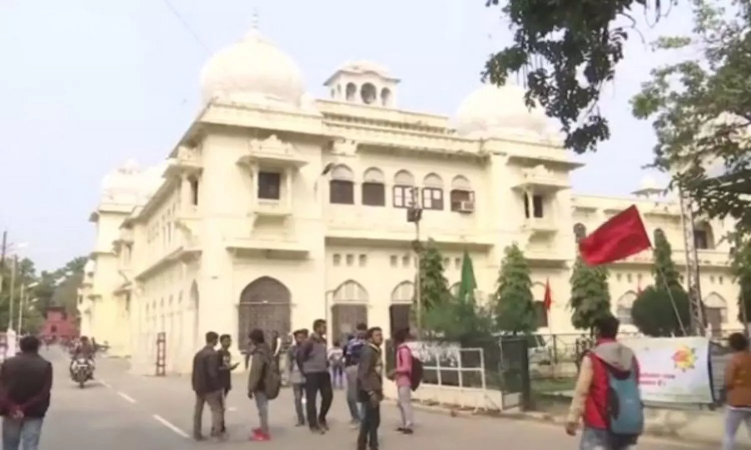 Lucknow University Latest News: एलयू ने पीजी प्रवेश परीक्षाओं की तारीखों में किया बदलाव, जानें परीक्षा की नयी डेट और नया समय