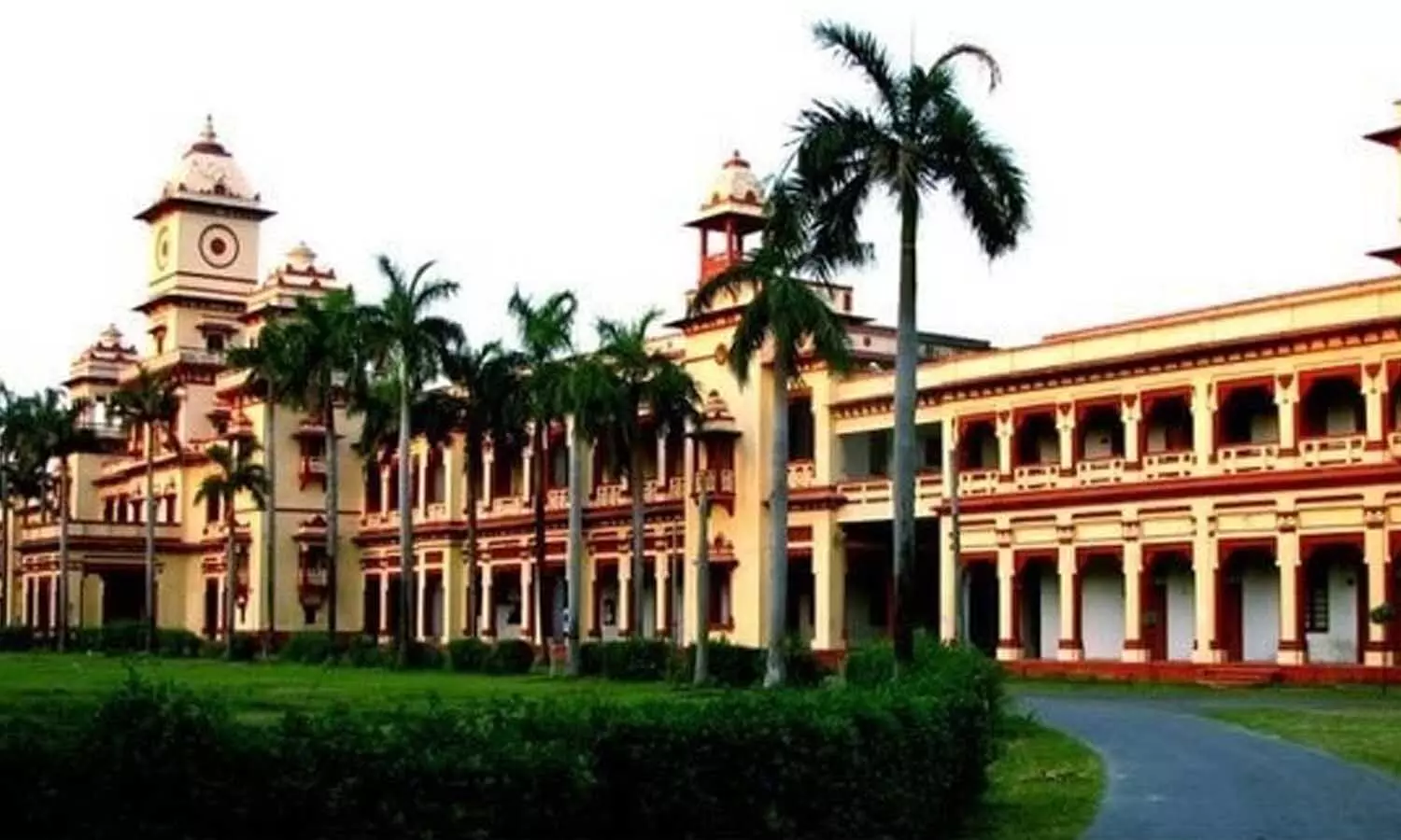 Varanasi News: IIT BHU में अब हिंदी में भी होगी इंजीनियरिंग की पढ़ाई, इसी सत्र से मिलेगी सुविधा