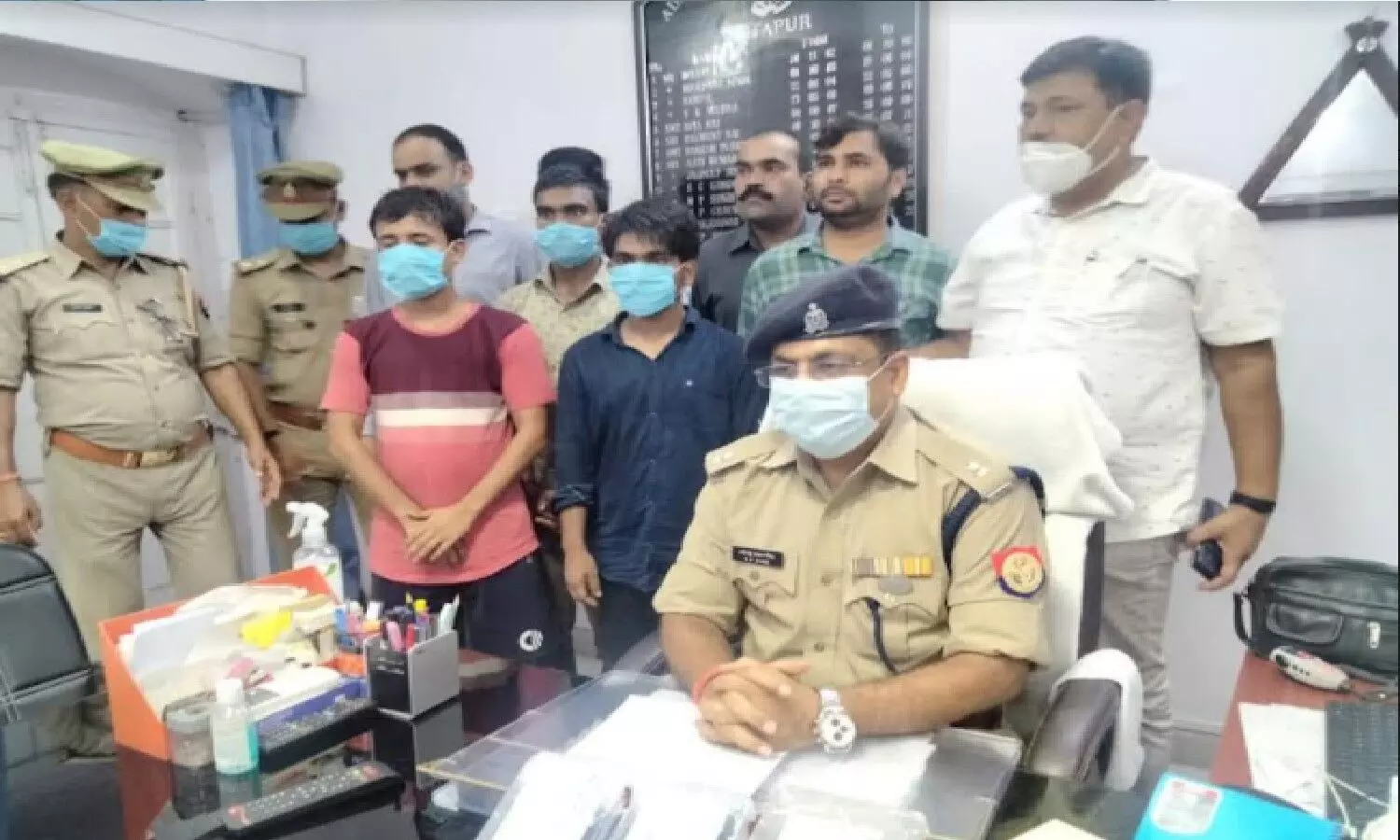 Sitapur : बैंक खाते से रुपये निकालने वाले साइबर गैंग का पर्दाफाश, तीन लोग गिरफ्तार