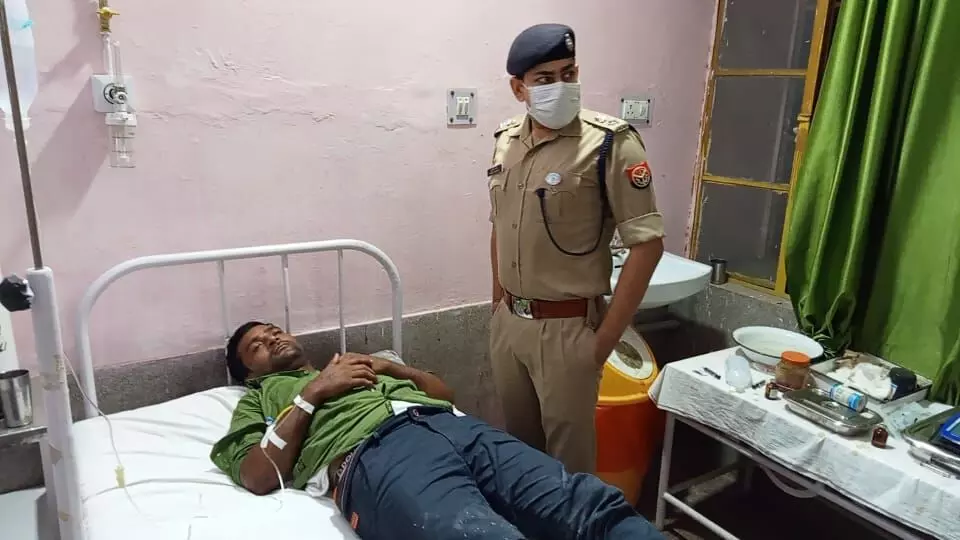 Encounter between miscreants and police in Shamli One miscreant Neeraj got injured