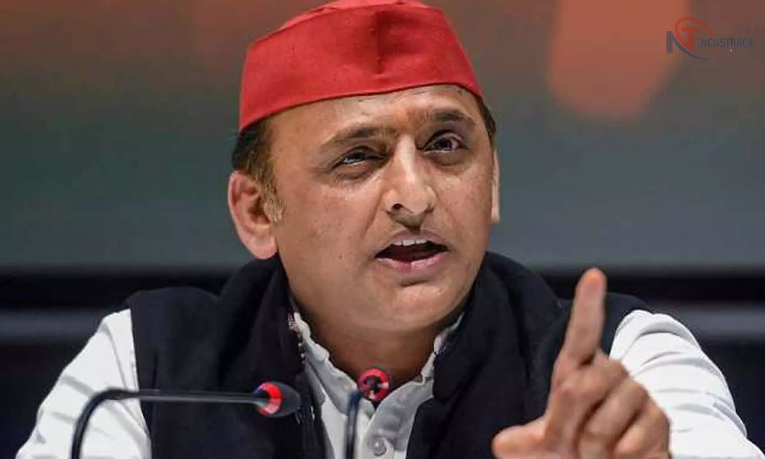 SP chief Akhilesh Yadav took a jibe at the government through his tweet