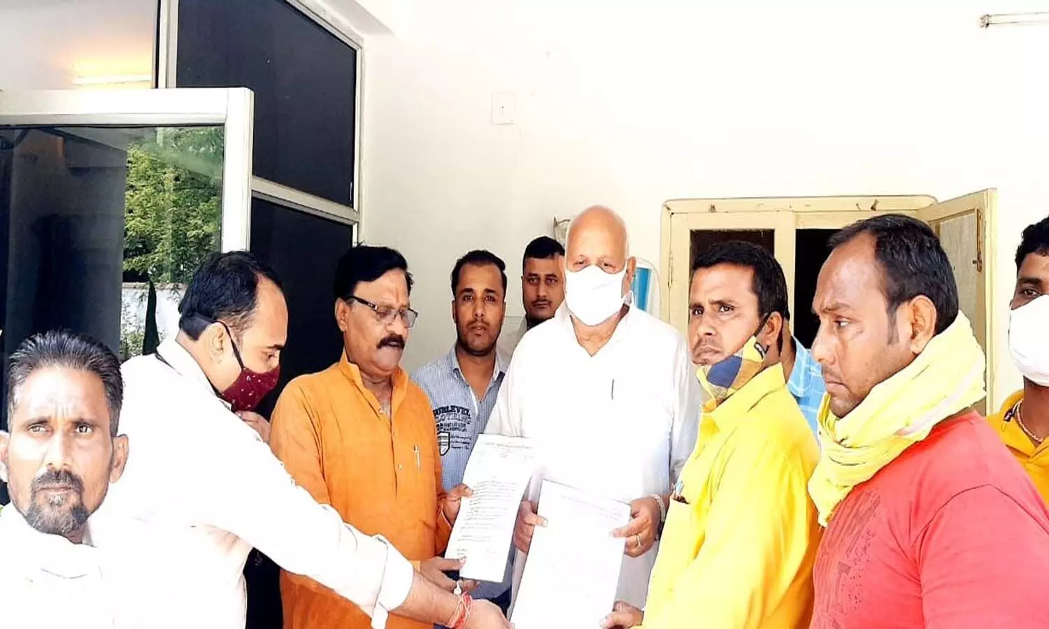 UP State Employees United Front submitted memorandum to Cabinet Minister Surya Pratap Shahi