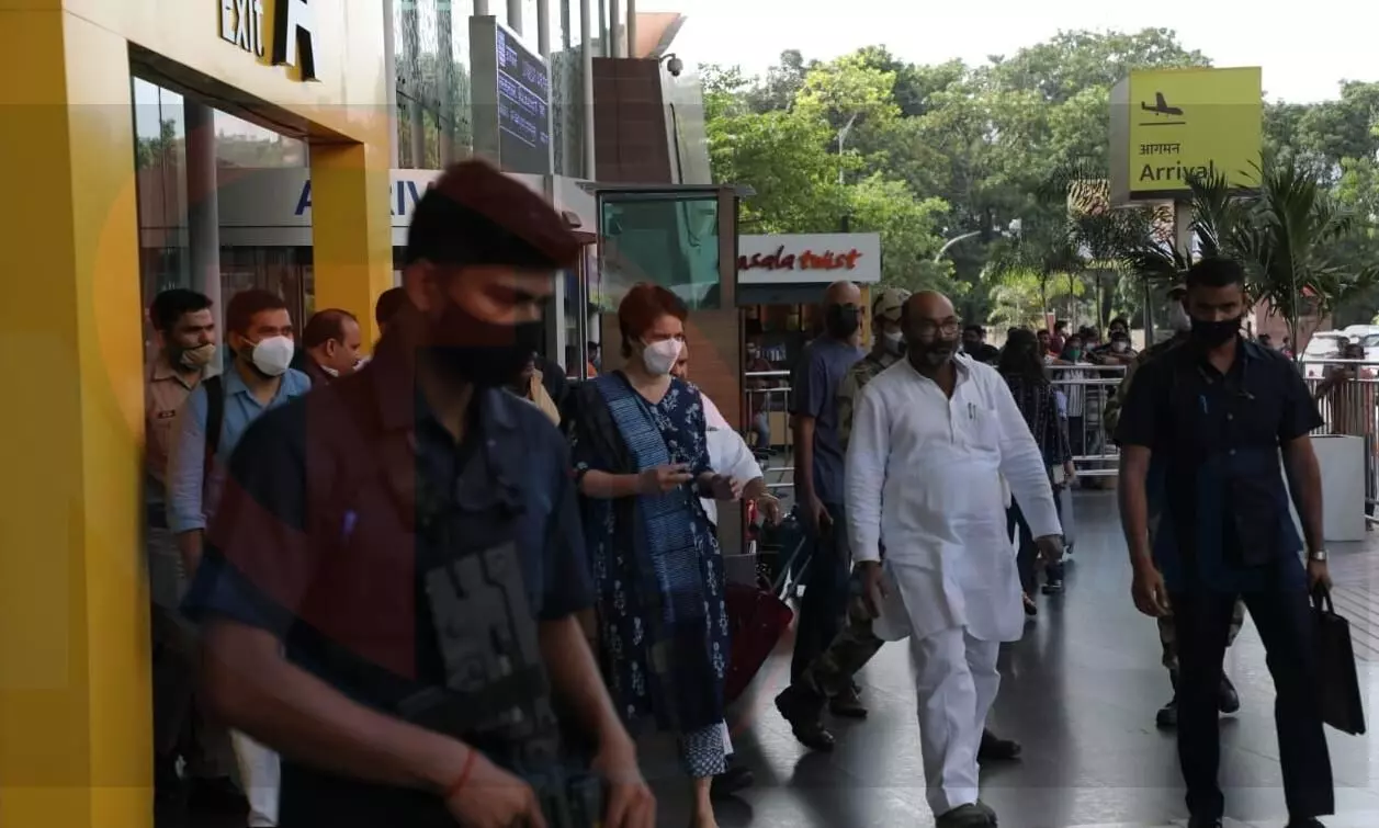 Priyanka Gandhi with her workers in preparation for UP elections