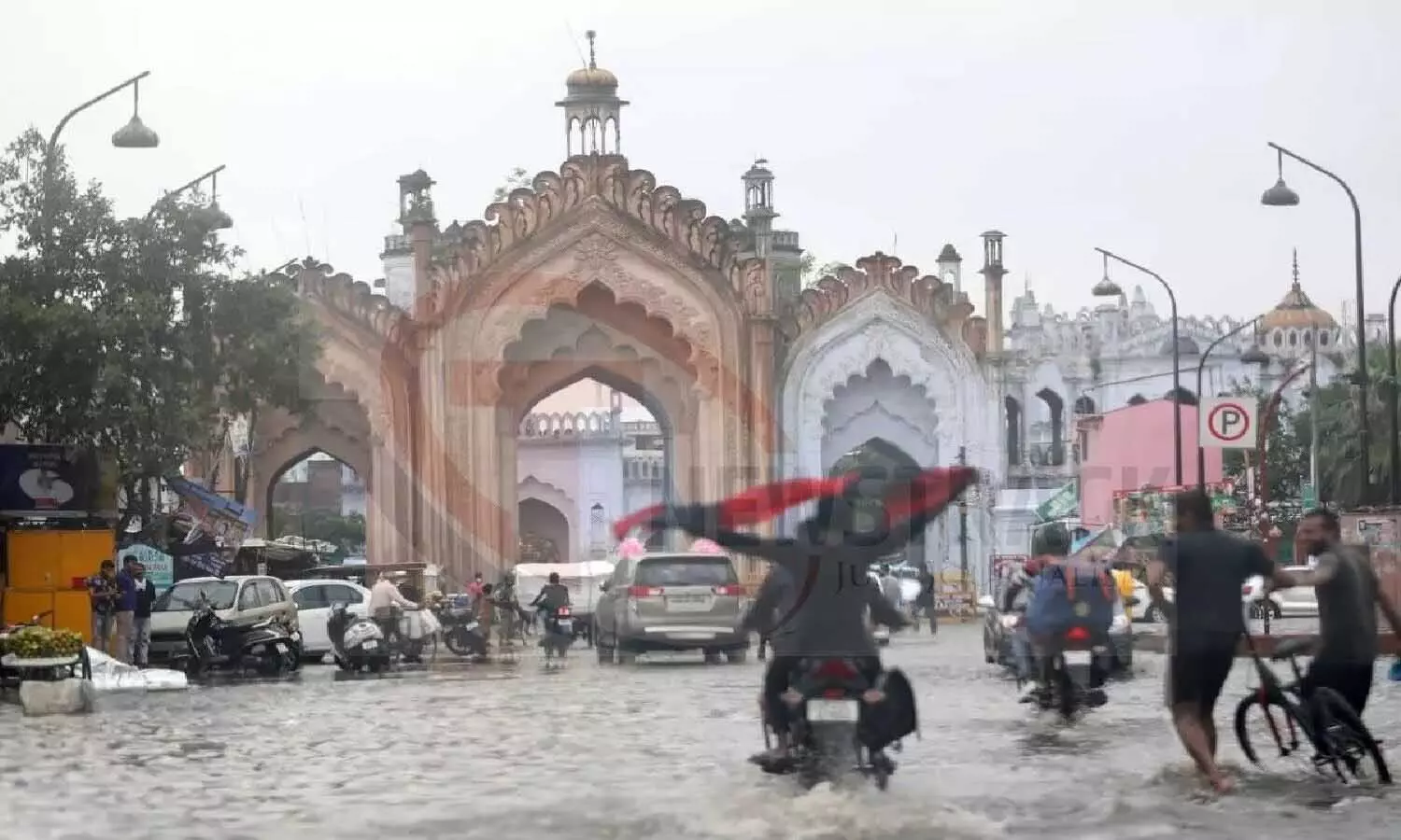 Aaj Ka Mausam: मुंबई-गुजरात में भारी बारिश का अलर्ट, जानें आपके शहर में आज का मौसम का हाल