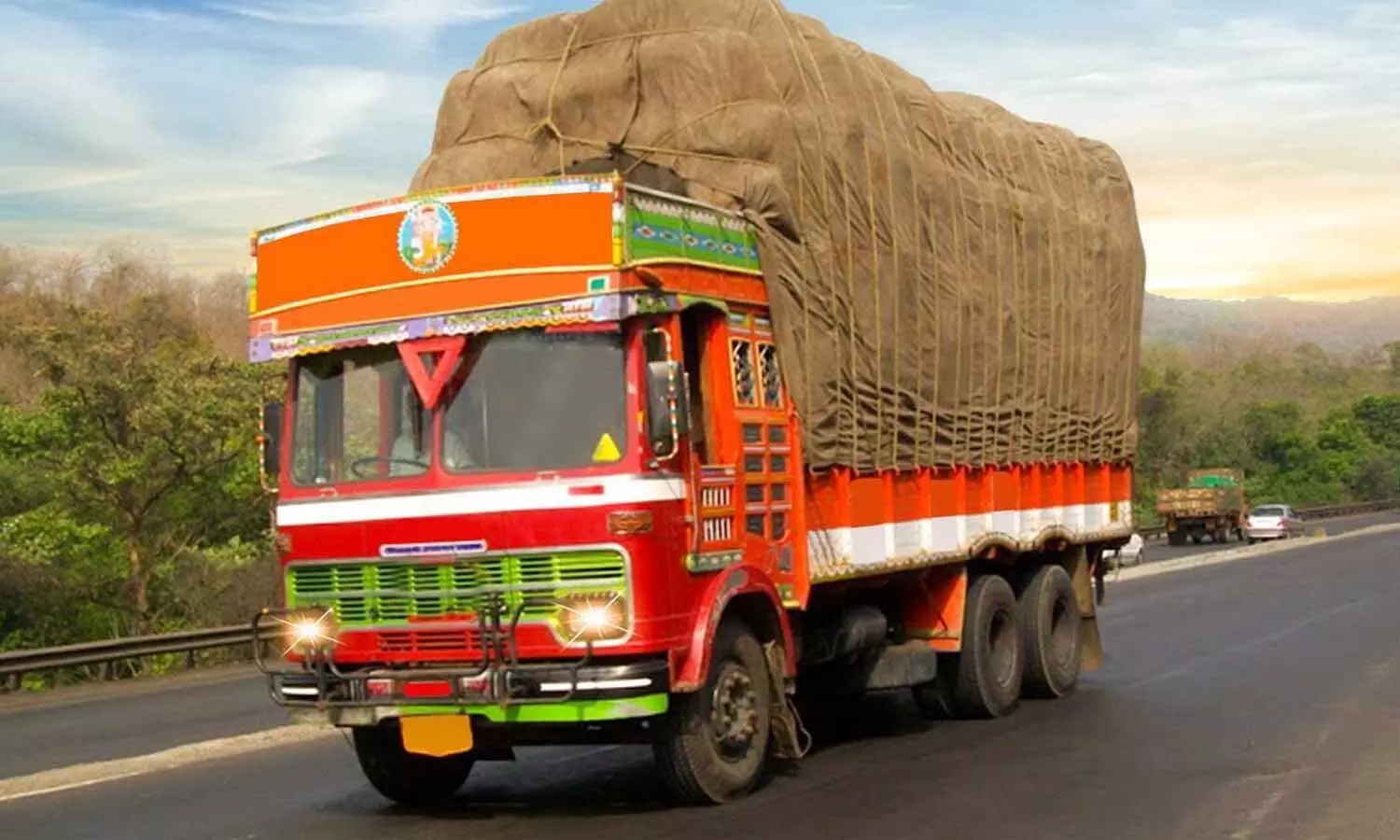 Truck Drivers Ki Kami: ढूंढे नहीं मिलेंगे ट्रक ड्राइवर, भारत में भी यही हाल न हो जाये