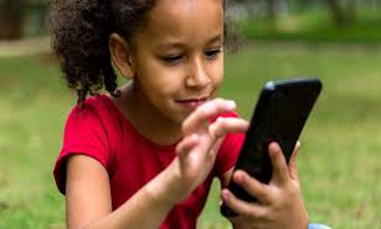 Bacchon Ko Mobile Se Nnuksan: Are you also troubled by watching children’s mobiles, then do this work.  1 News Track English