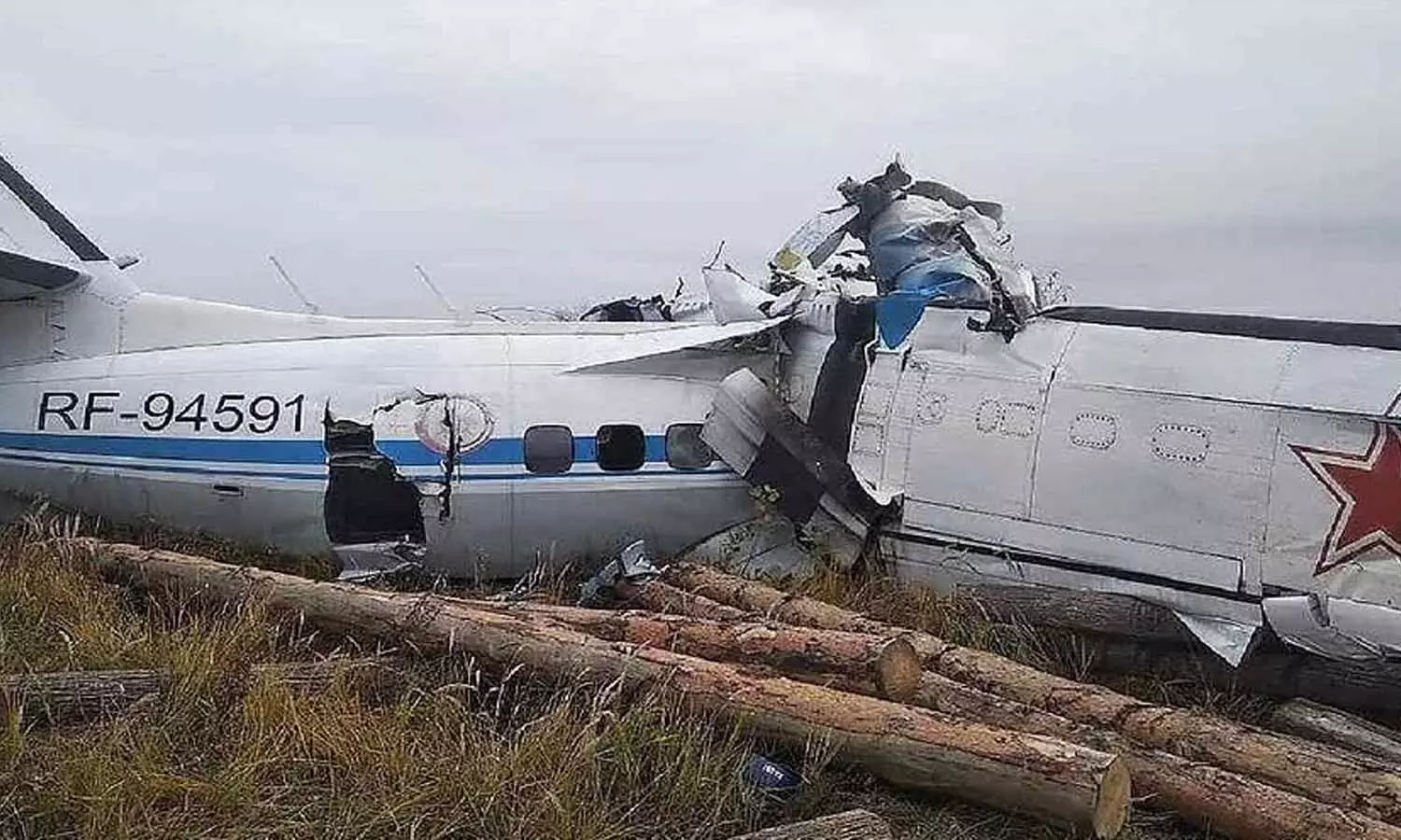 Plane Crash In Russia: अभी अभी बड़ा हादसा, रूस में प्लेन क्रैश में 16 लोगों की मौत, 7 को किया गया रेस्क्यू