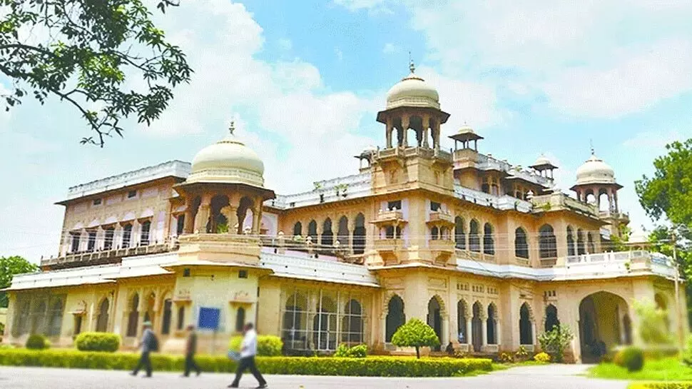 Allahabad University: इलाहाबाद विश्वविद्यालय में शिक्षकों के पदों पर भर्ती के लिए आवेदन की बढ़ी आखिरी तारीख, जल्दी करें अप्लाई
