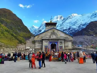 Chardham Devasthanam Board: देवस्थानम बोर्ड भंग नहीं होने से तीर्थ पुरोहितों में गुस्सा, केदारनाथ पहुंचे पूर्व सीएम त्रिवेंद्र रावत को रोका