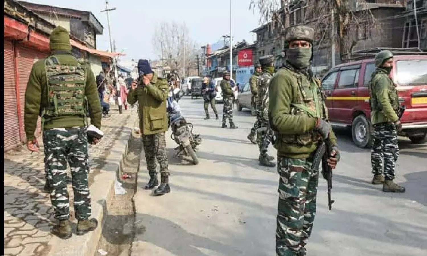 Jammu News : फिर निशाना बने बिहारी मजदूर, घाटी में आतंकियों का कहर जारी, बाजार जाने वाले सभी रास्ते बंद