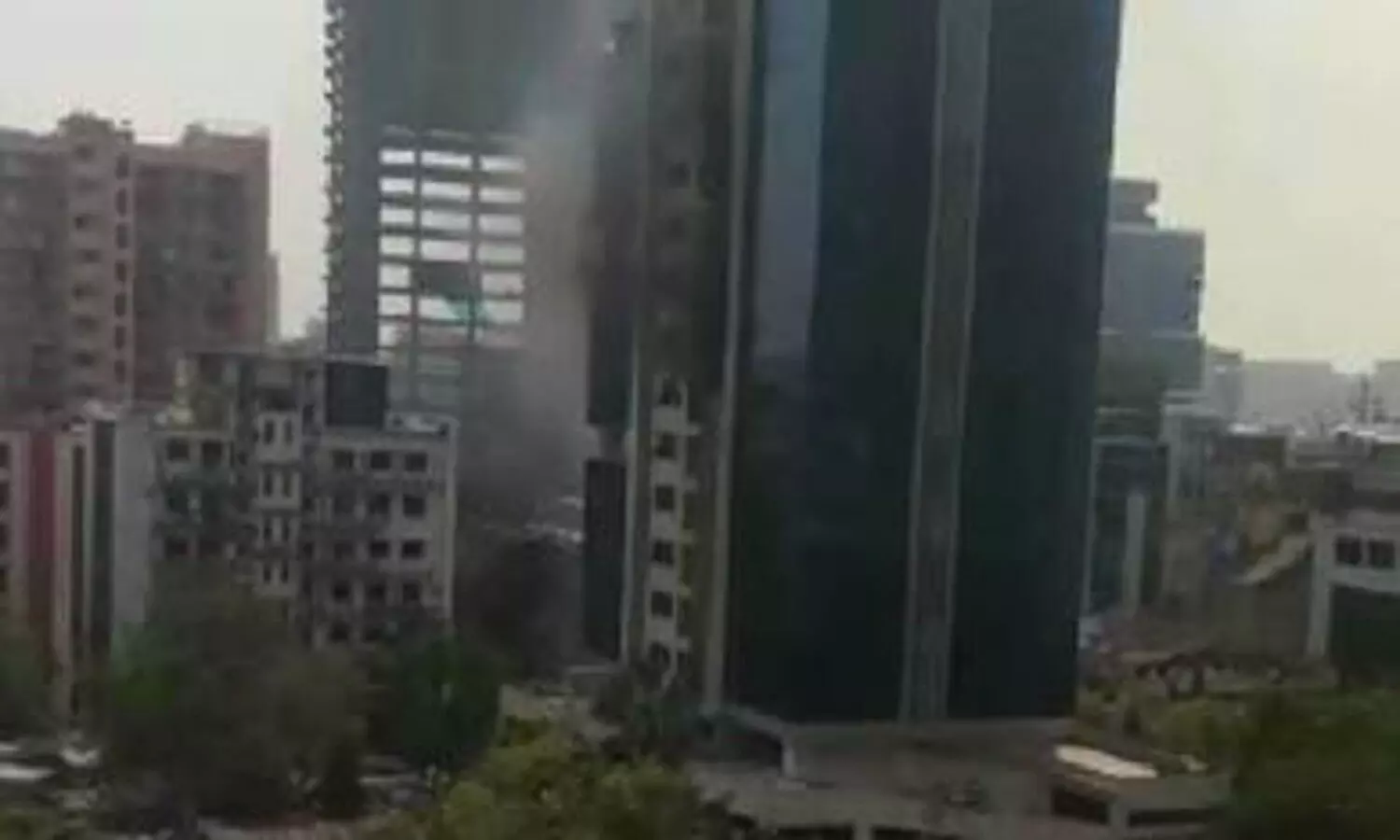 fire broke out nineteenth floor of sixty story avighna park building