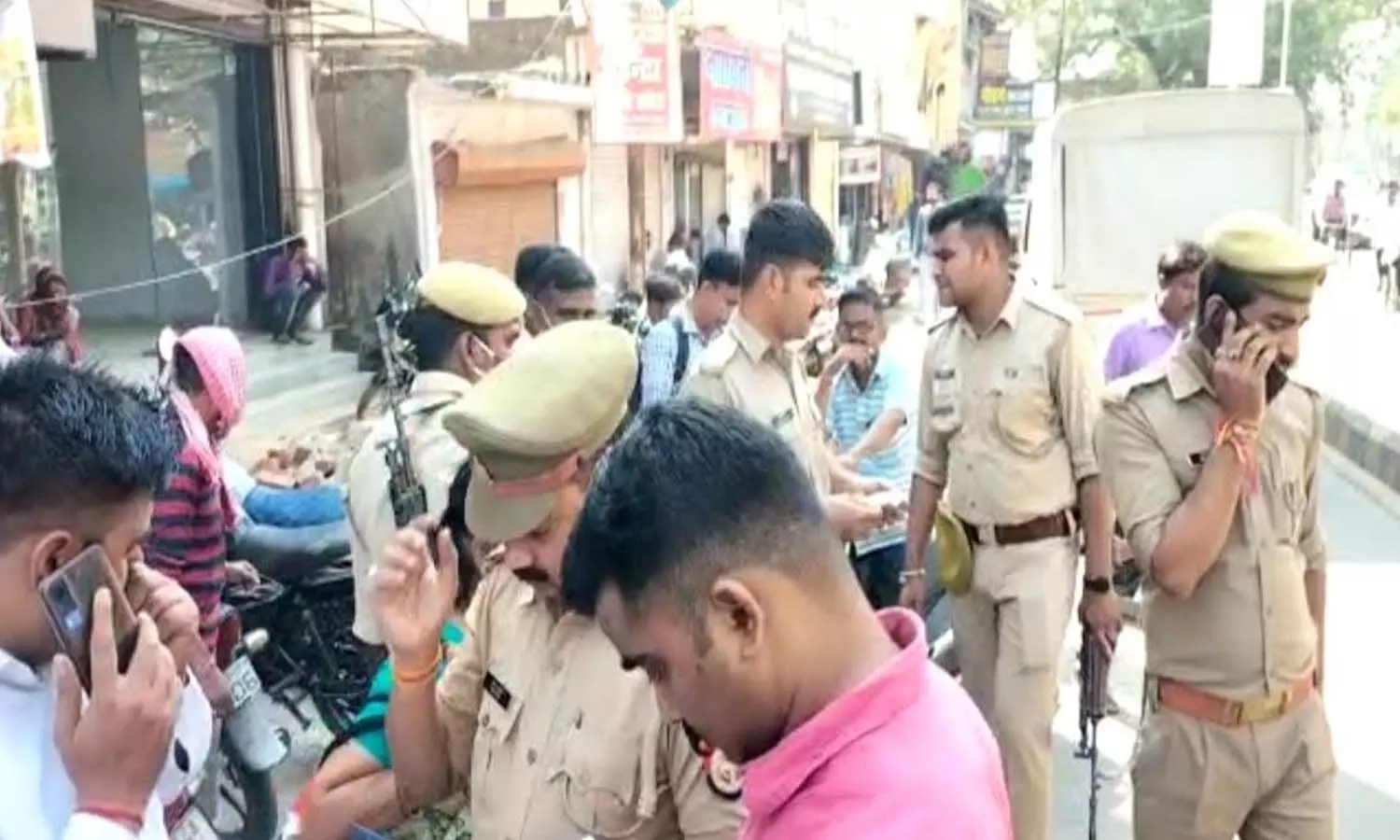 Sitapur Crime News: Miscreants looted cash from a person posing as a CRPF officer, stirred up the city