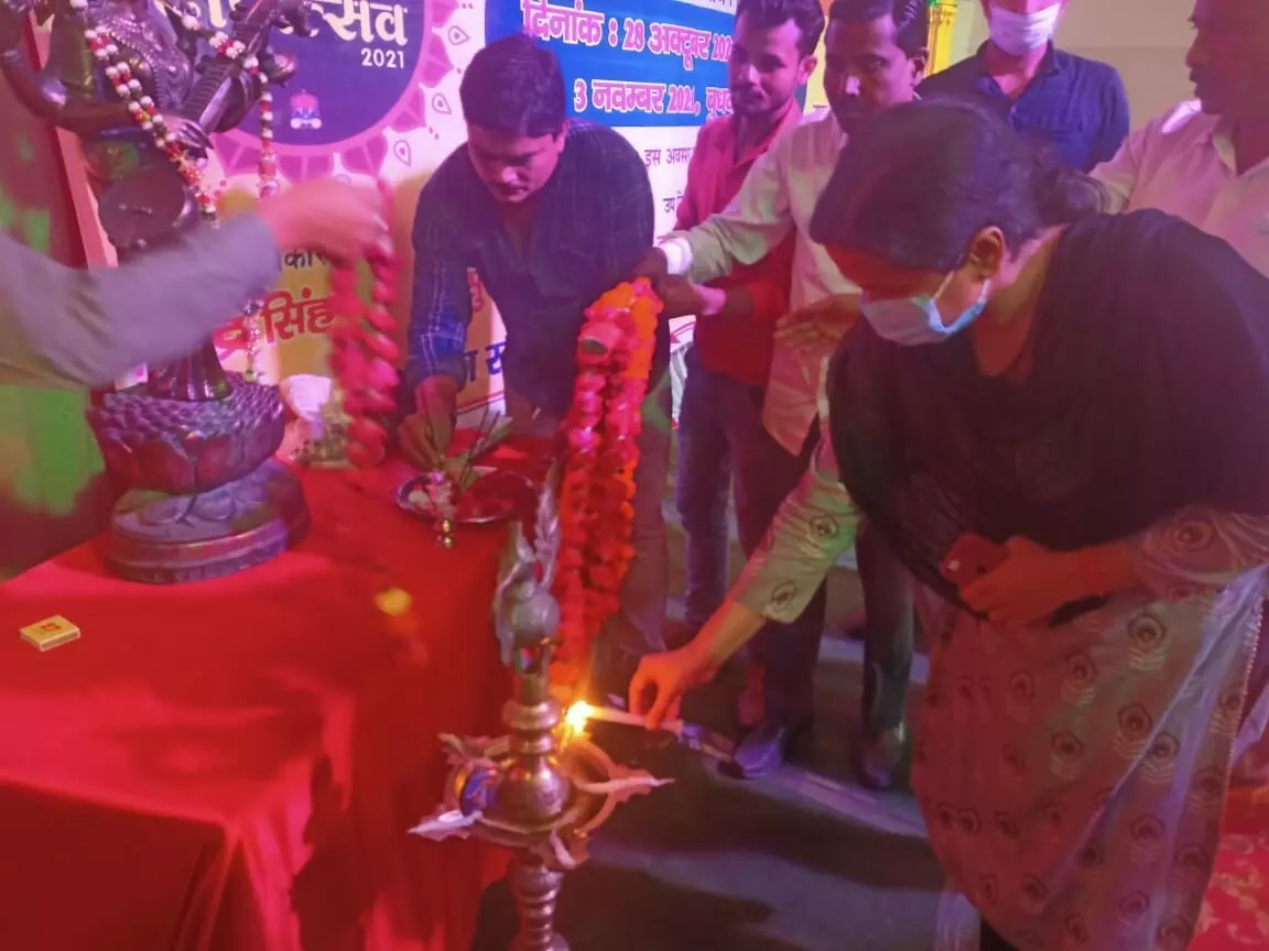 District Magistrate Shruti Singh inaugurated Deepotsav Mela in Jaswant Nagar