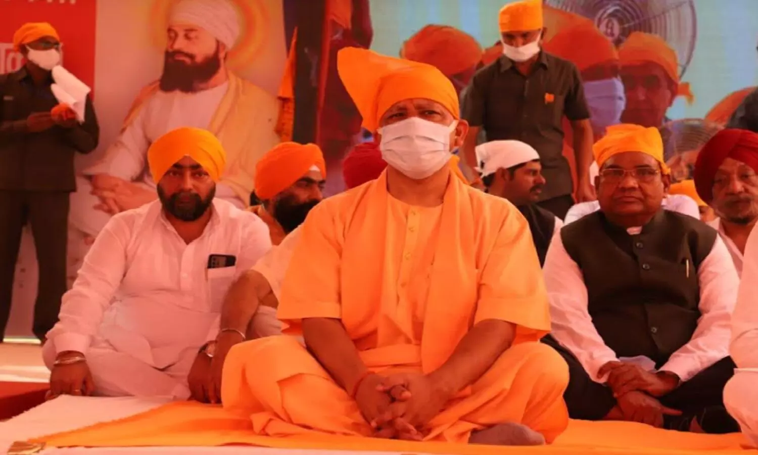 Guru Tegh Bahadur: लखनऊ में CM योगी ने टेका माथा, गुरु ग्रंथ साहिब की निकली शाही सवारी