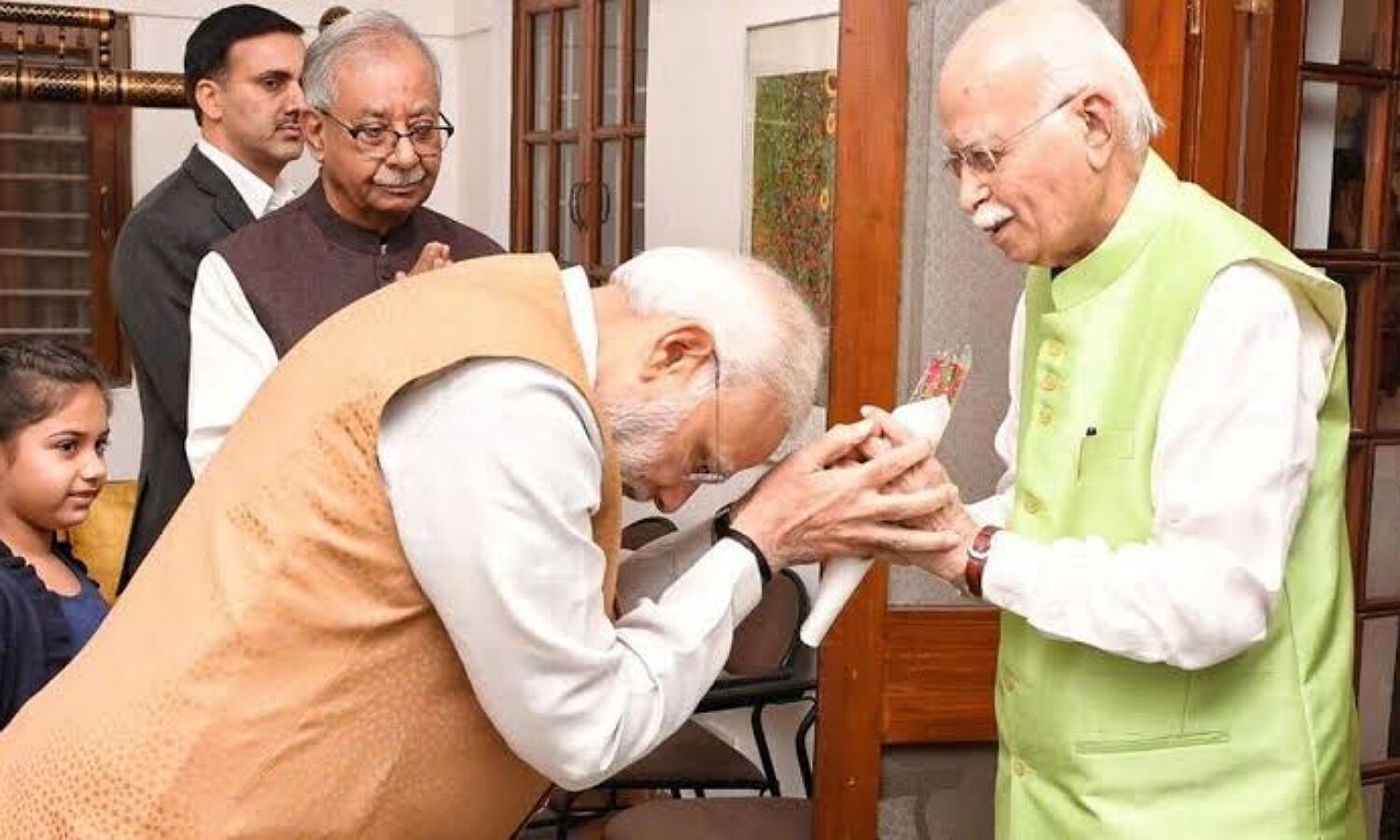 Happy Birthday LK Advani: Advani turned 94, PM Modi reached home to congratulate, these leaders should also be present.  1 News Track English