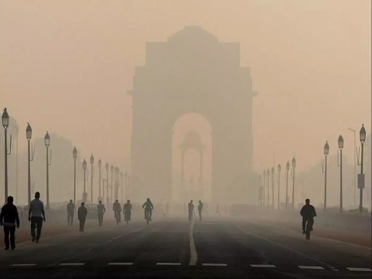 Air pollution: दिल्ली में ट्रकों की एंट्री पर 26 तक बैन जारी, निर्माण कार्य को मंजूरी, अभी वर्क फ्रॉम होम ही