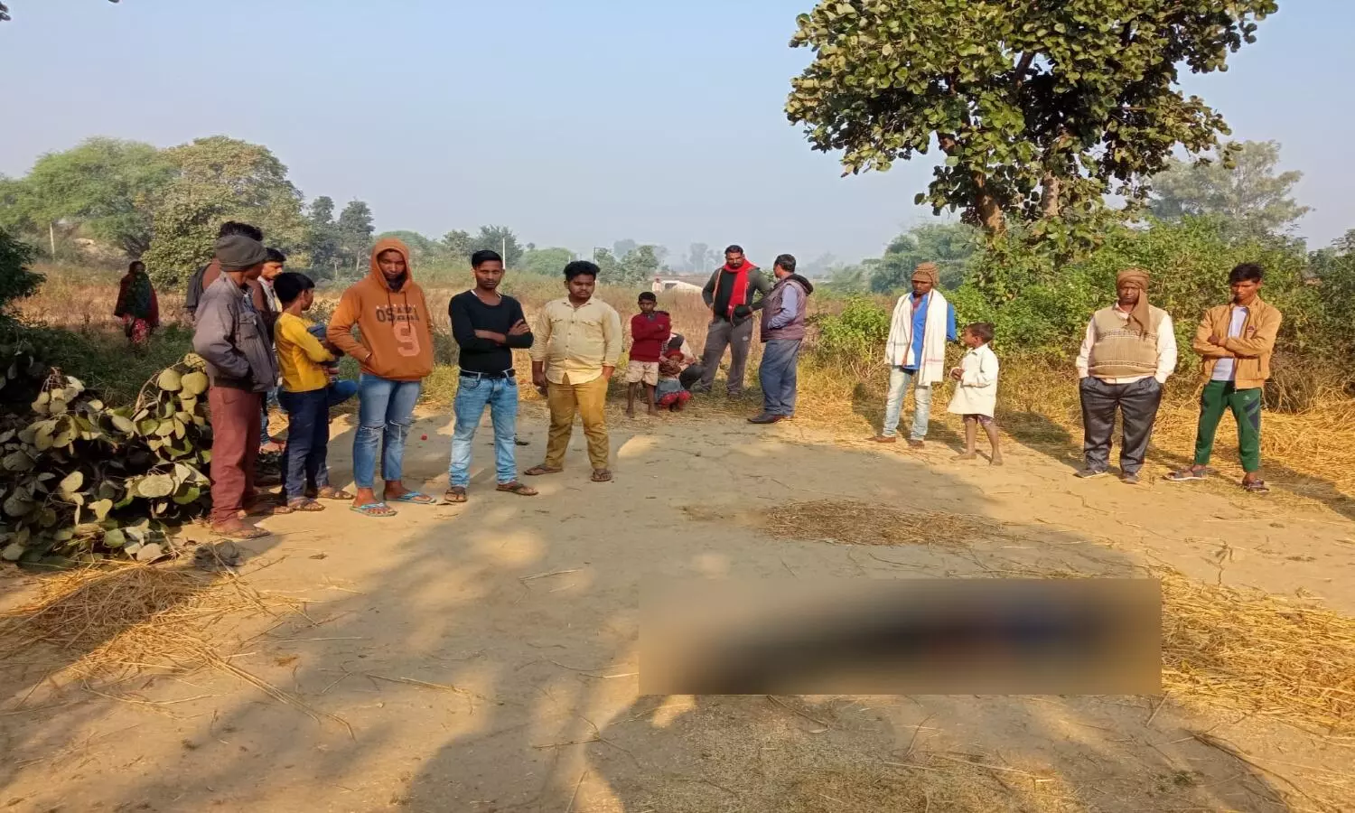 Sonbhadra news: बंधी में उतराती मिली लाश, मच गया हड़कंप, पत्नी की पहले हो चुकी है मौत
