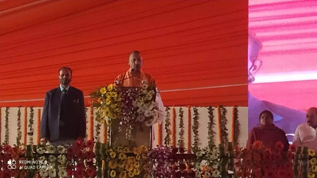 Gorakhpur me CM Yogi: मुख्यमंत्री का बड़ा ऐलान, गोरखपुर में वाटर स्पोर्ट्स कॉम्प्लेक्स का लोकार्पण अगले माह