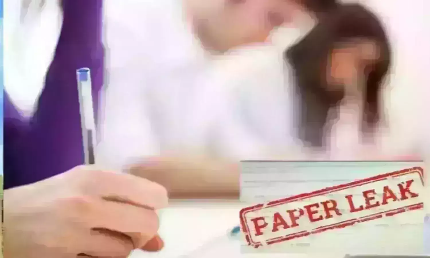 UPTET Paper Leak: टीईटी की परीक्षा रद्द होने से नाराज सपा कार्यकर्ताओं का जिलों में किए प्रदर्शन