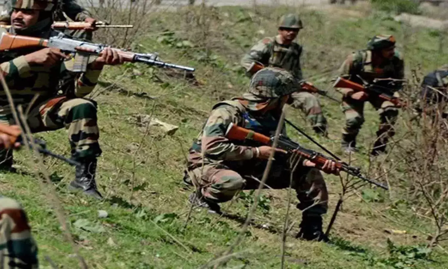 Jammu Kashmir: पुलवामा में सुरक्षाबलों को बड़ी कामयाबी, दो पाकिस्तानी आतंकियों को उतारा मौत के घाट