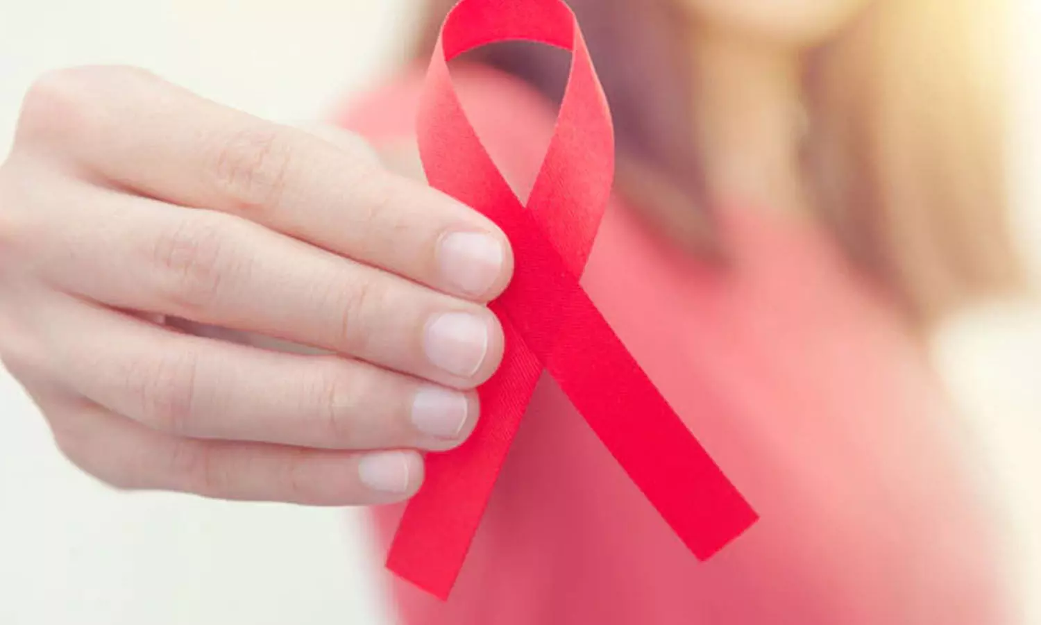 World AIDS Day 2021: इस तरह जुड़े हैं एचआईवी और कोरोना के नए वेरिएंट के तार, पहला मरीज था बीमारी से संक्रमित