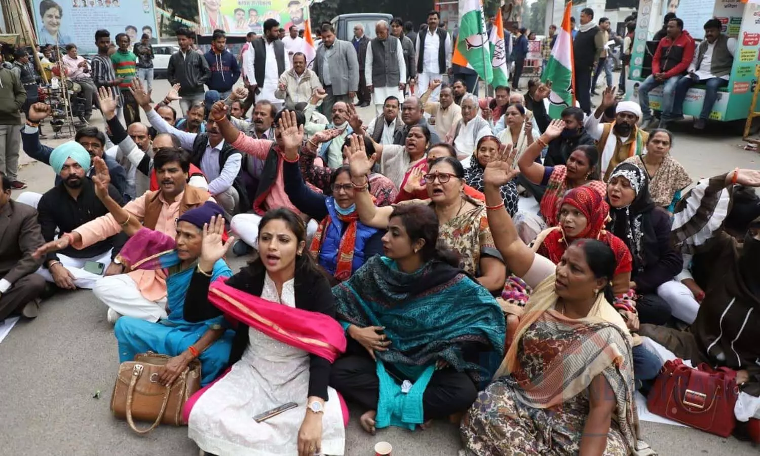 Lucknow News: Congress workers sitting on dharna demanding the dismissal of Minister of State for Home Ajay Mishra Teni, see photos