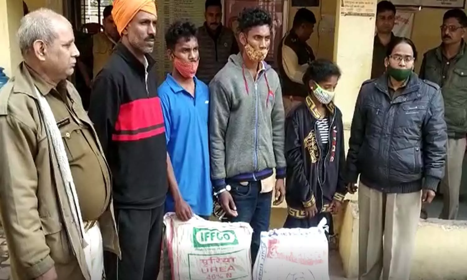 Firozabad Crime News: Police arrested 4 accused during checking, 40 kg 500 grams of ganja recovered