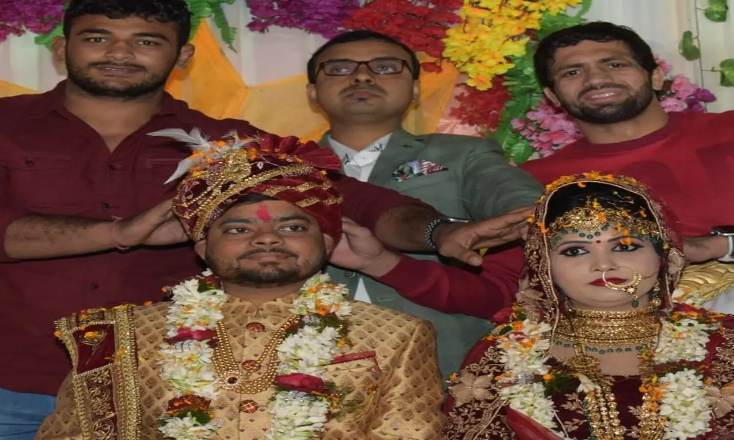 1 रुपए गुरु दक्षिणा लेकर पढ़ाने वाले शिक्षक RK श्रीवास्तव के घर शादी में आई रोनक, जब पहुंचे देश के ये बड़े सितारे