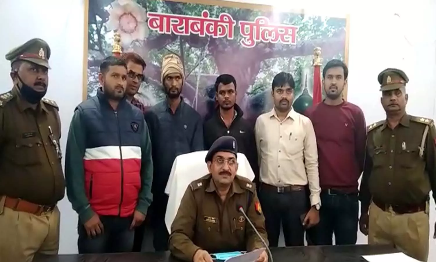 Barabanki Crime News: Police crackdown on cyber thugs, two gang members arrested, used to fraud people and send money abroad