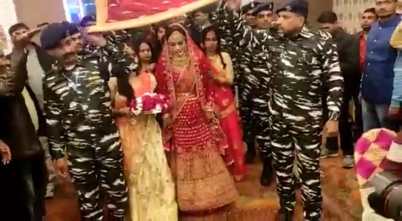 Raebareli News in hindi| CRPF jawans performed the duty| of being brother  in| martyr Cripf Jawan Shailendra Pratap Singh sister marriage in  Raebareli| taja khabar aaj ki| uttar pradesh 2021| | Raebareli