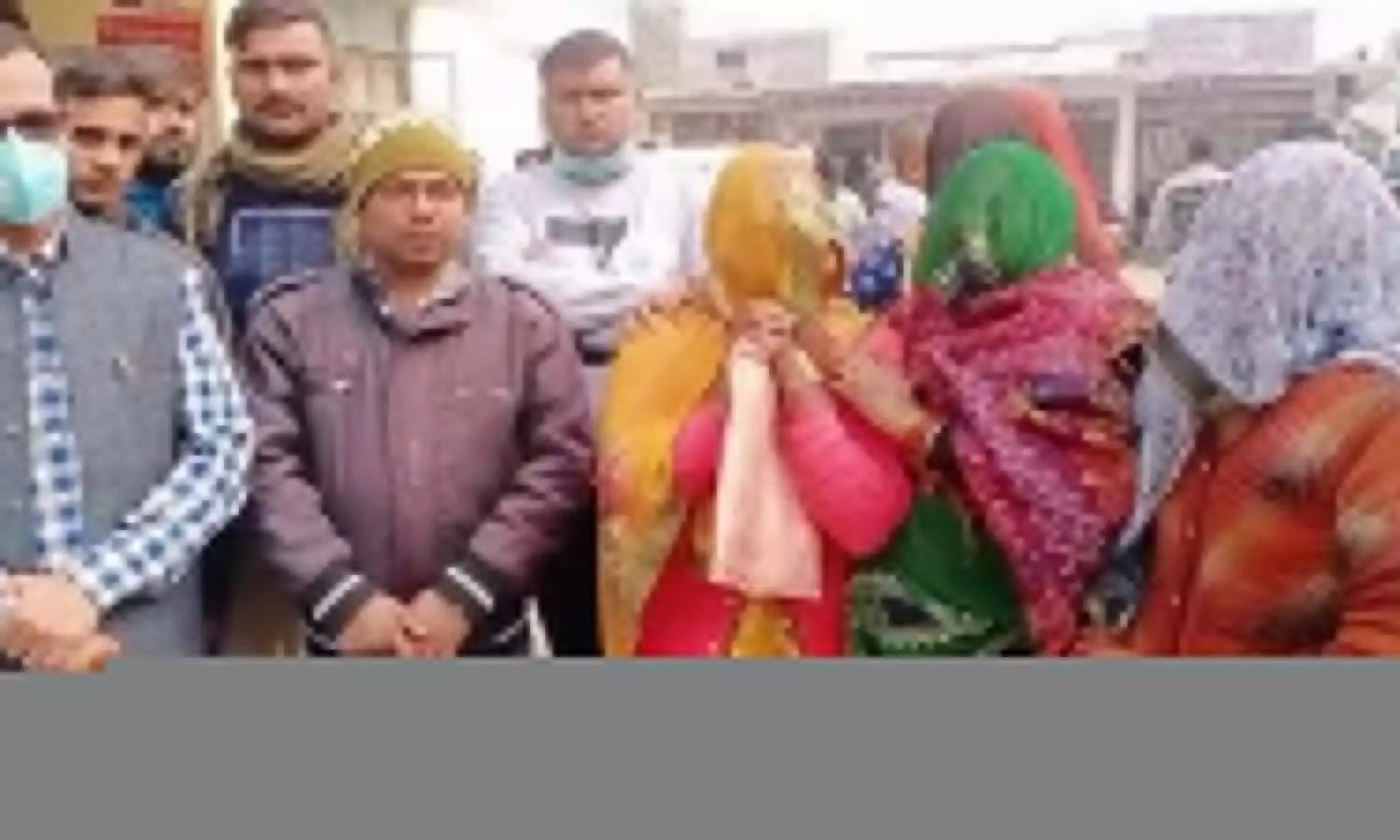 Agra Crime News: कोचिंग पढ़ने गई छात्रा हुई लापता, बुजुर्ग माता-पिता को है अपहरण की आशंका, पुलिस की कार्रवाई पर उठ रहे सवाल