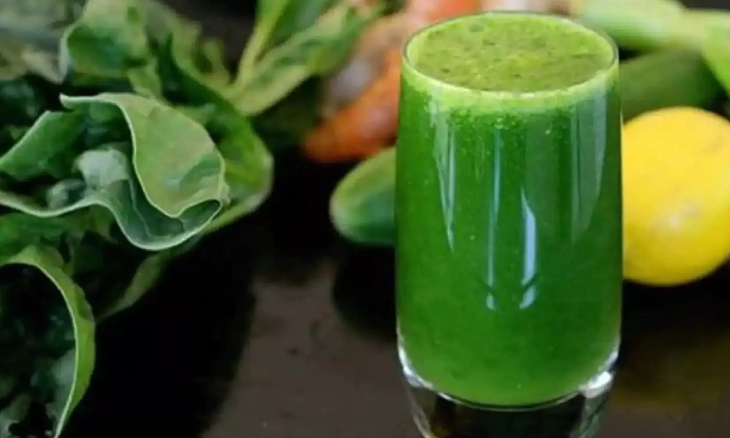 Spinach Juice Benefits: पालक जूस के गजब फायदे, स्किन से लेकर बाल को देगा पोषण