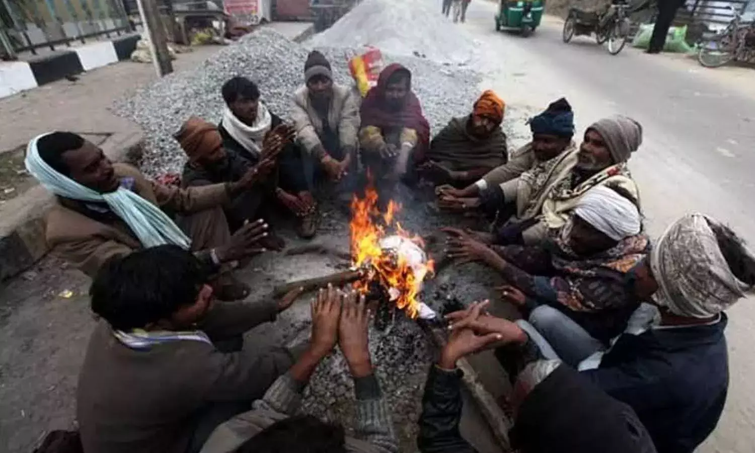 मौसम का हाई अलर्ट: भारत में पड़ने वाली है हाड़ कंपाने वाली ठंड, शीतलहर के चलते गिरेगा तापमान