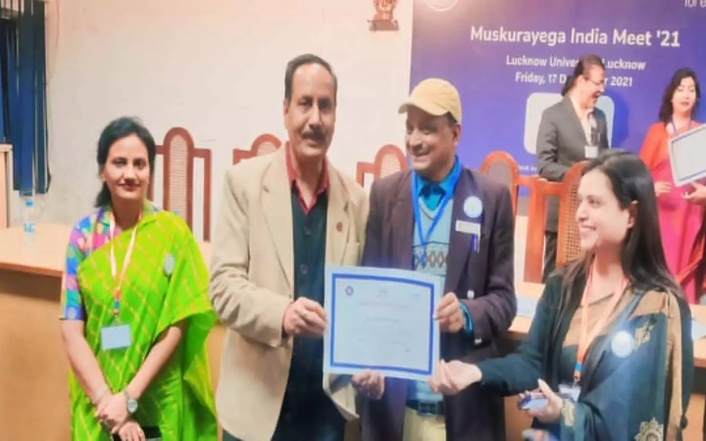Jaunpur News: NSSK Program Officer, Volunteer Honored Vice Chancellor Prof. Nirmala S. Maurya congratulates