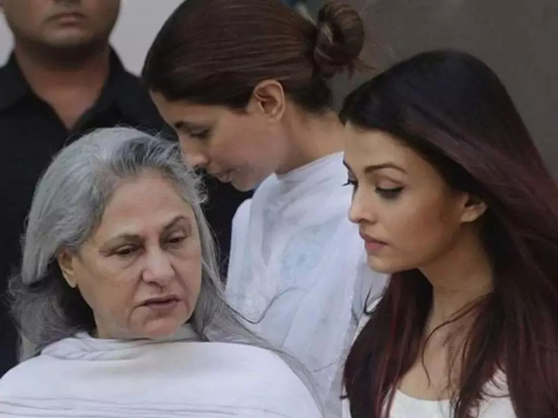 Jaya Bachchan Statement: ऐश्वर्या से ED की पूछताछ पर बोलीं जया बच्चन, ये डरे हुए हैं UP से, लाल टोपी ही इन्हें...