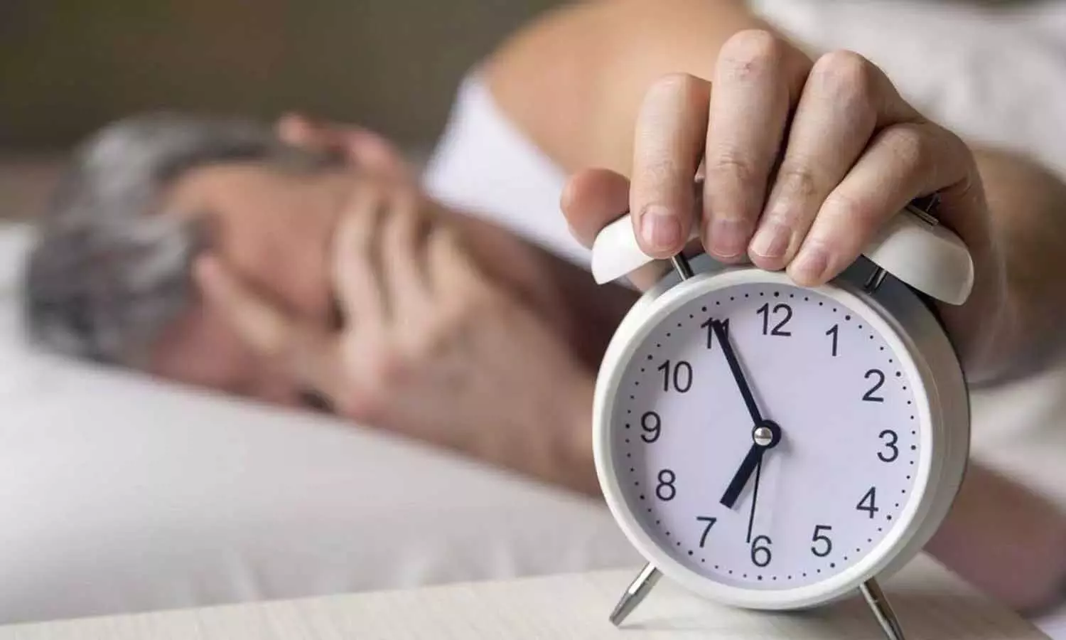 Obstructive Sleep Apnea: ऑब्सट्रक्टिव स्लीप एपनिया से बचने के लिए इन आदतों को जीवन में करें शामिल