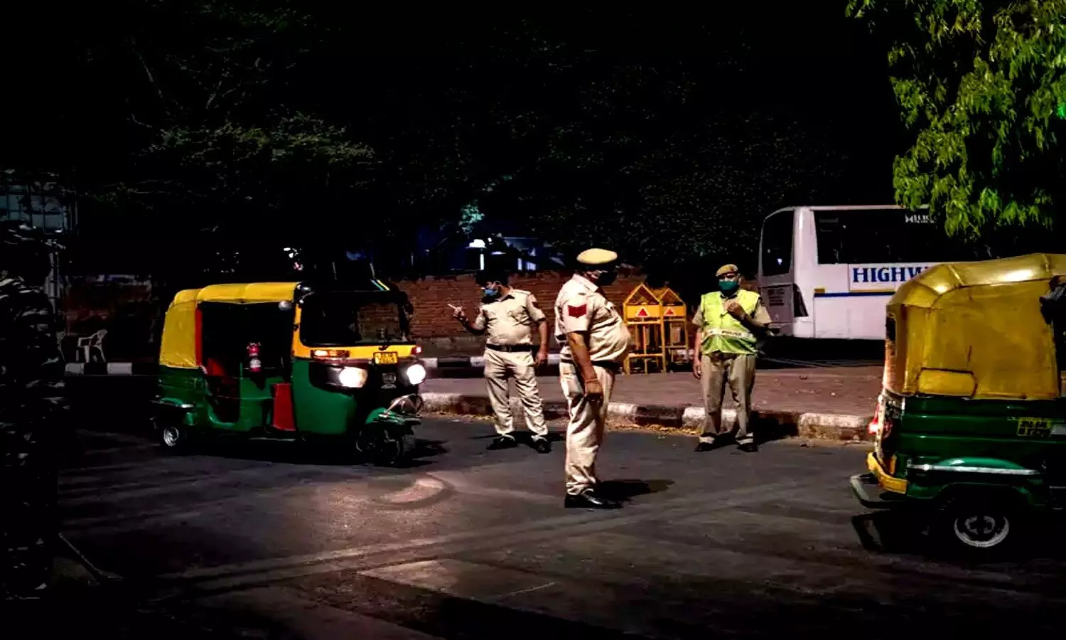 weekend curfew in delhi guidelines