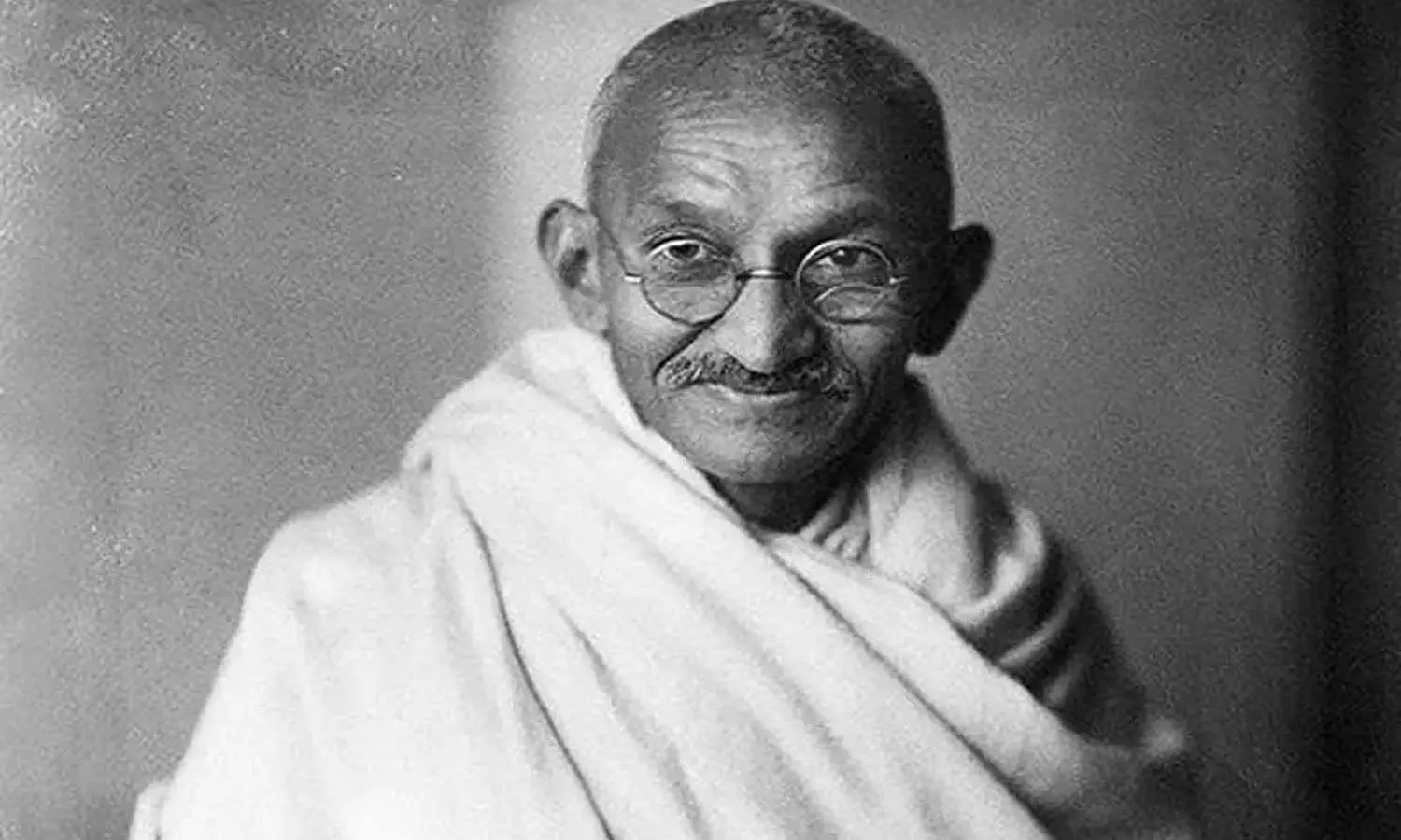 Mahatma Gandhi: Before speaking anything, guys choose such a person...