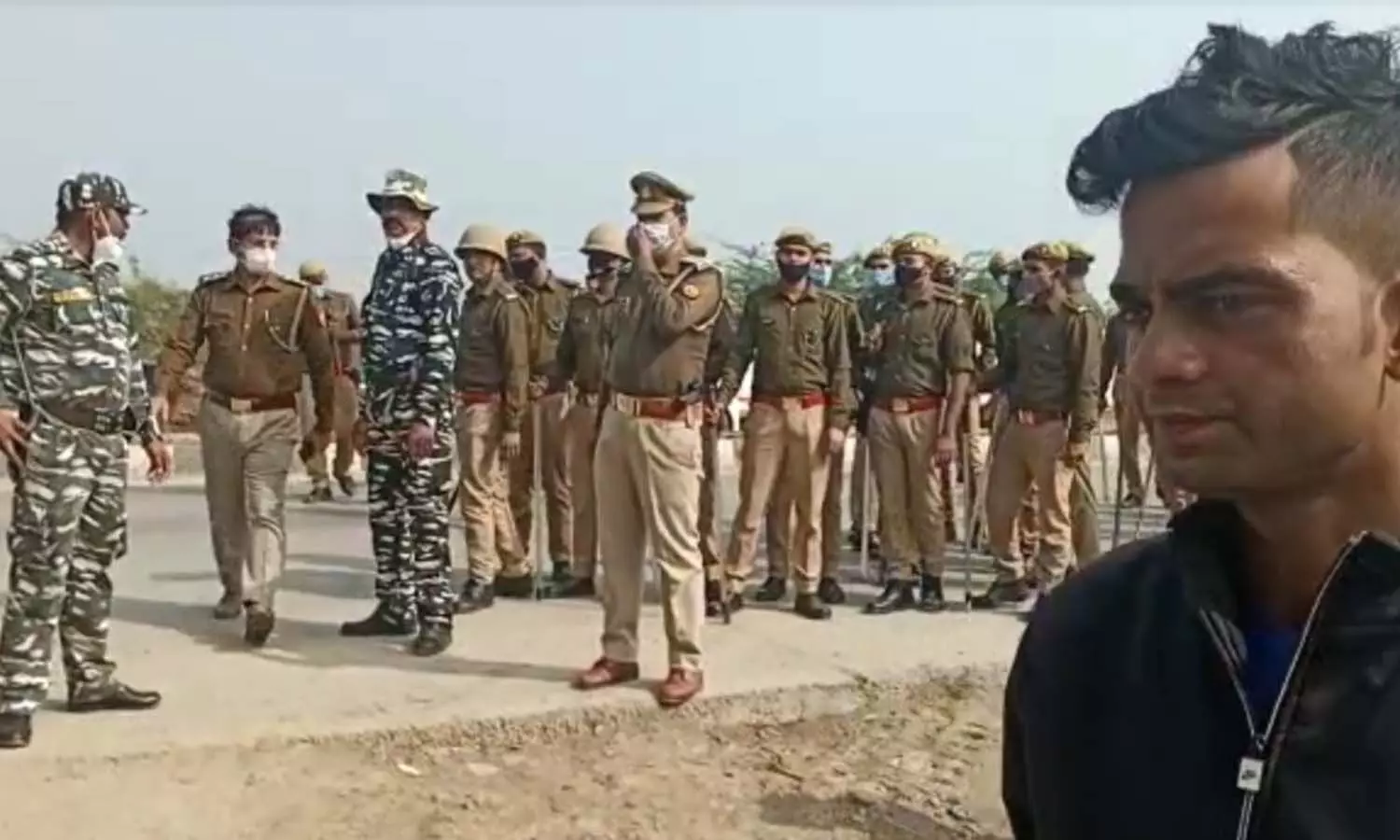Jalaun News: Police did flag march with paramilitary in rural areas, appealed to vote fearlessly