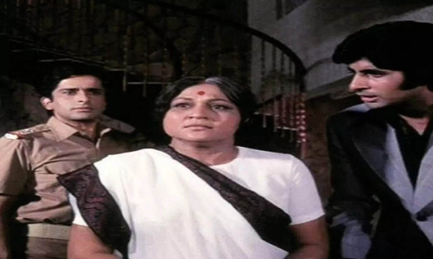 Nirupa Roy : अमिताभ बच्चन की रील लाइफ मां हैं निरूपा रॉय, एक फिल्म में सुपरमैन का रोल निभाना पड़ा था इन्हें