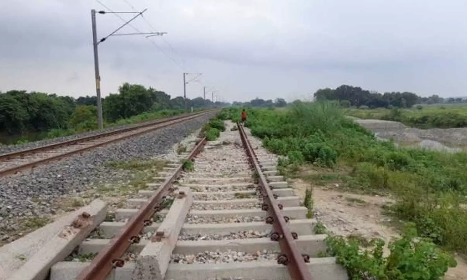 Ayodhya News: रामनगरी अयोध्या में चुनाव से पहले बड़ी आतंकी साजिश, रेल हादसा कराने का प्लान नाकाम