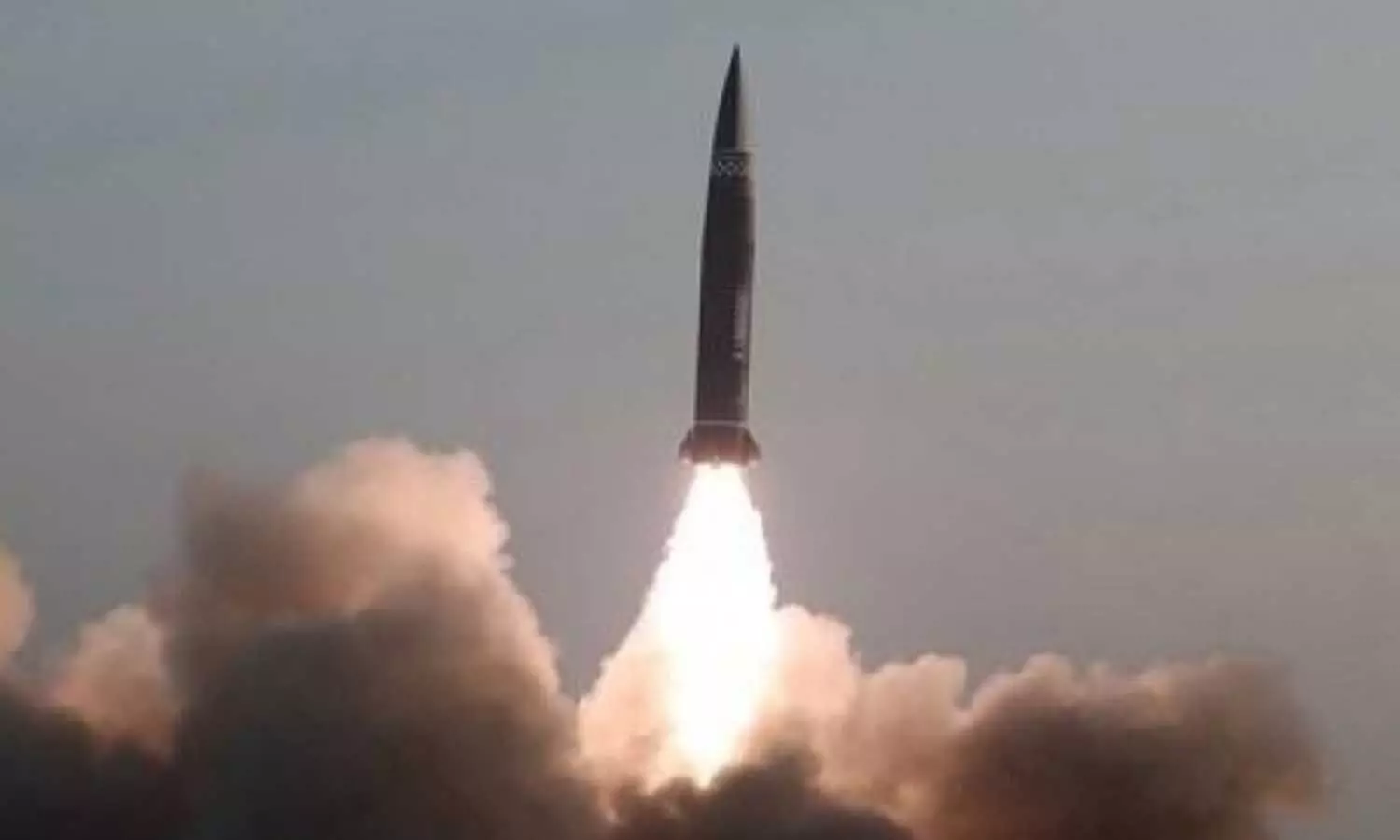 North Korea News: उत्तर कोरिया ने फिर दागीं दो मिसाइलें, अमेरिका को दे रहा चुनौती