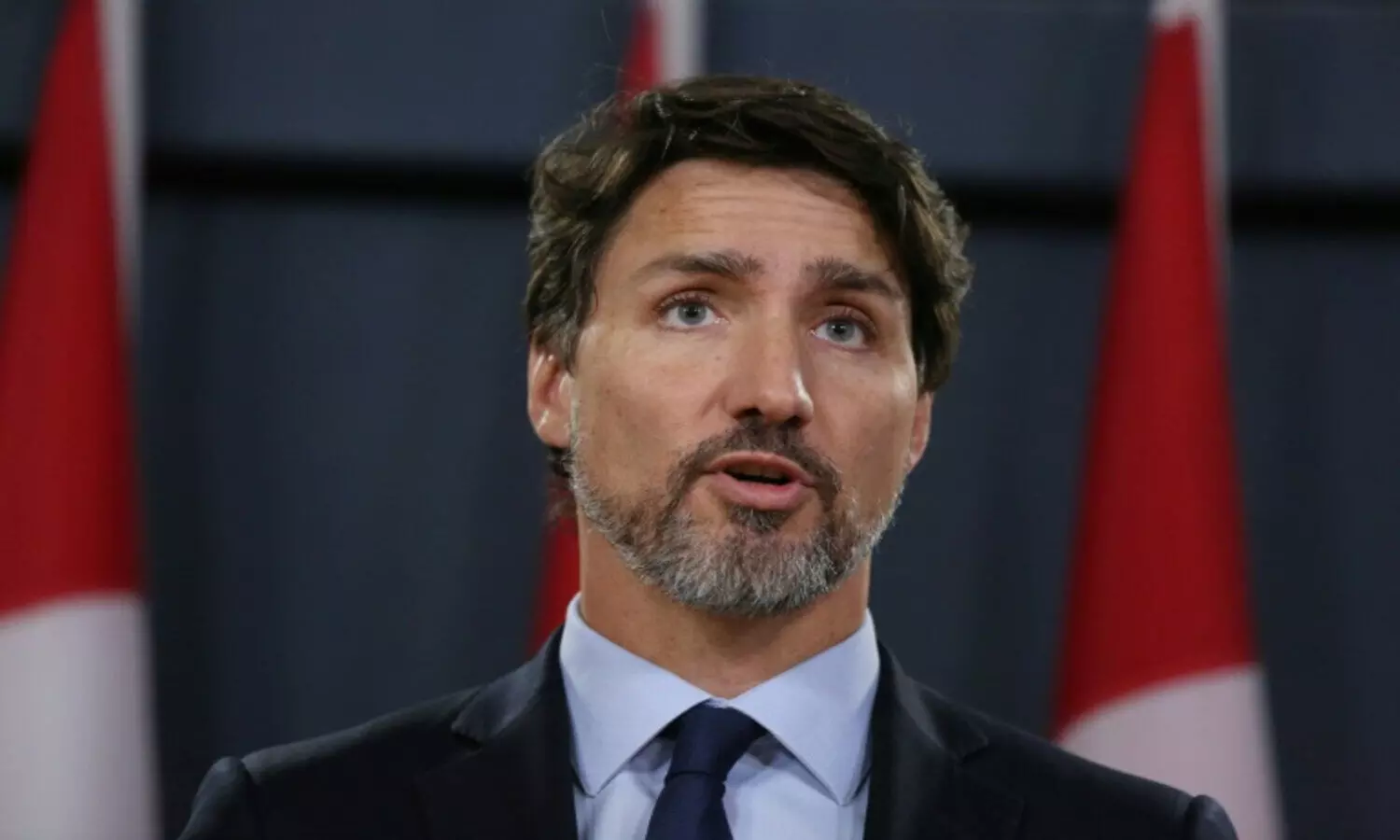 Canada Latest News: वैक्सीन की अनिवार्यता को लेकर कनाडा में बवाल, परिवार के साथ PM ट्रूडो ने छोड़ा घर